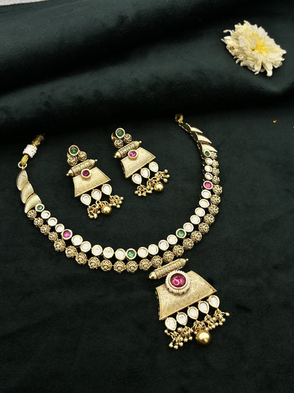 Exquisite Kundan Short Necklace