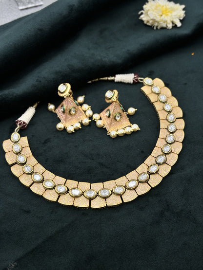 Regal Kundan Short Necklace