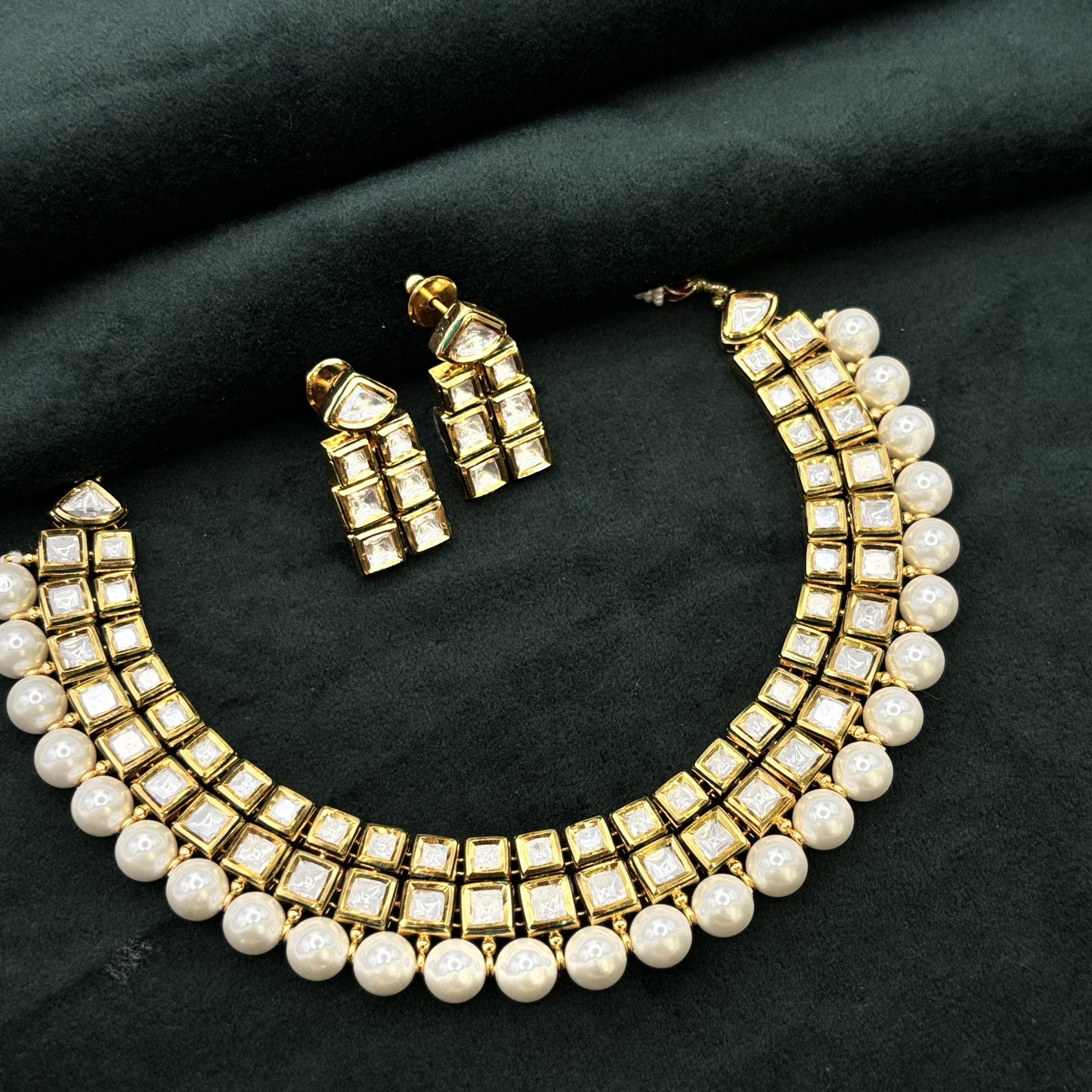 Elegant Kundan and Pearl Choker Necklace Set