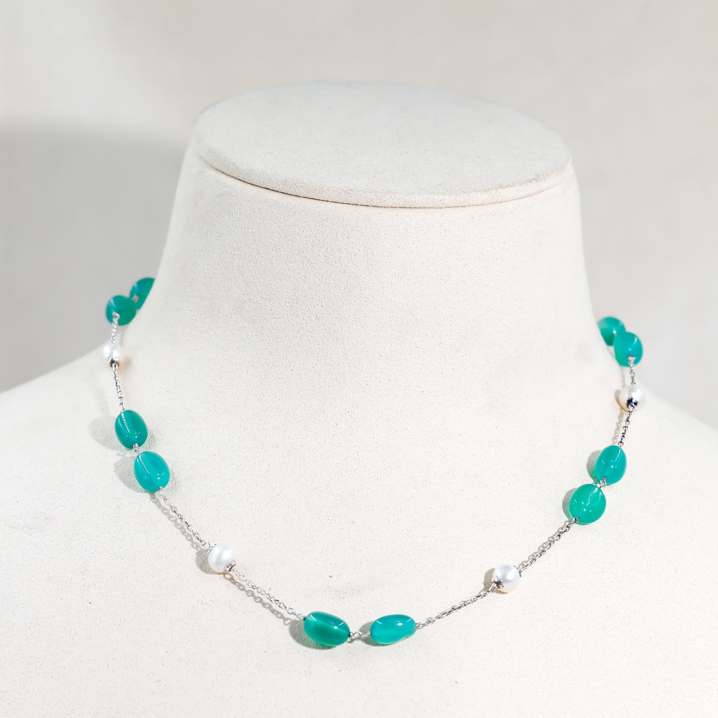 Silver Emerald & Pearl Necklace