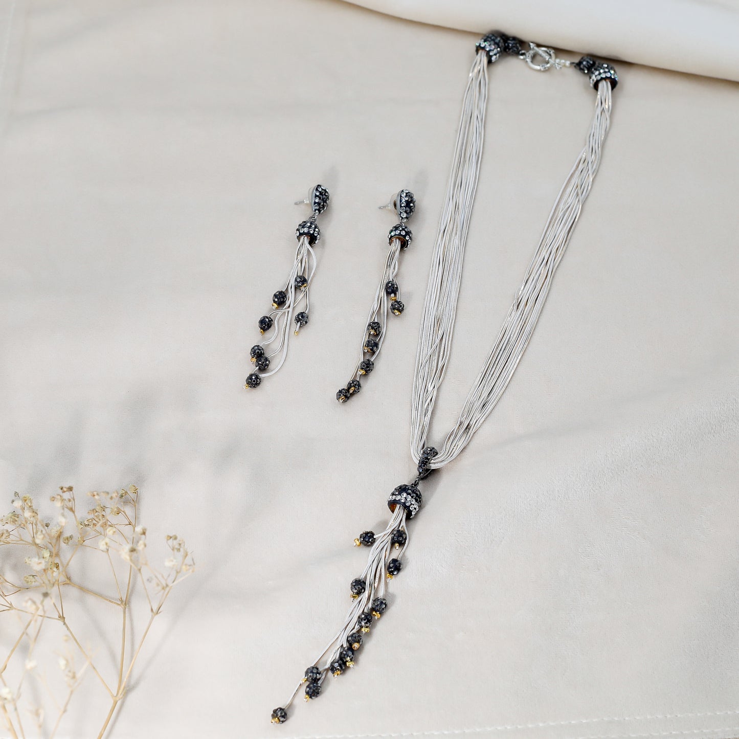 YASA Black&White Long Neckpiece