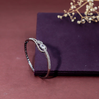 Sparkling and Curvy Zirconia Bracelet