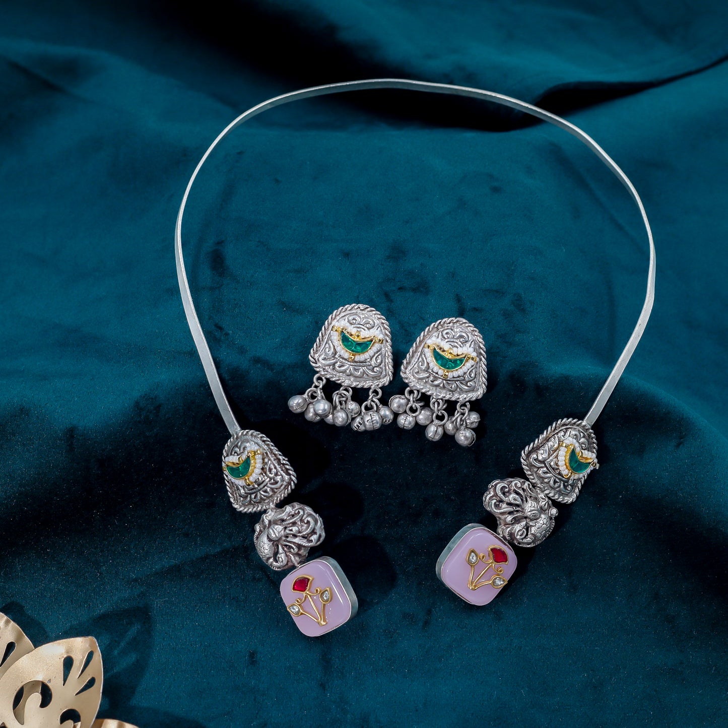 Ethnic Floral and Peacock Motif Hasli Necklace