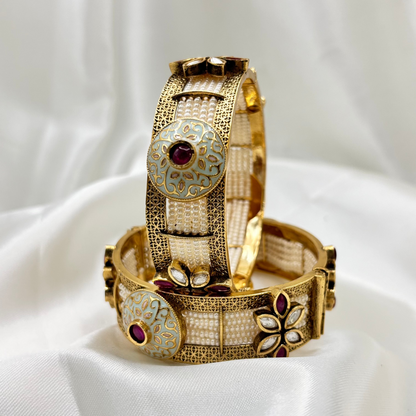 Pearl-Embellished Rajwadi Kundan Bangle