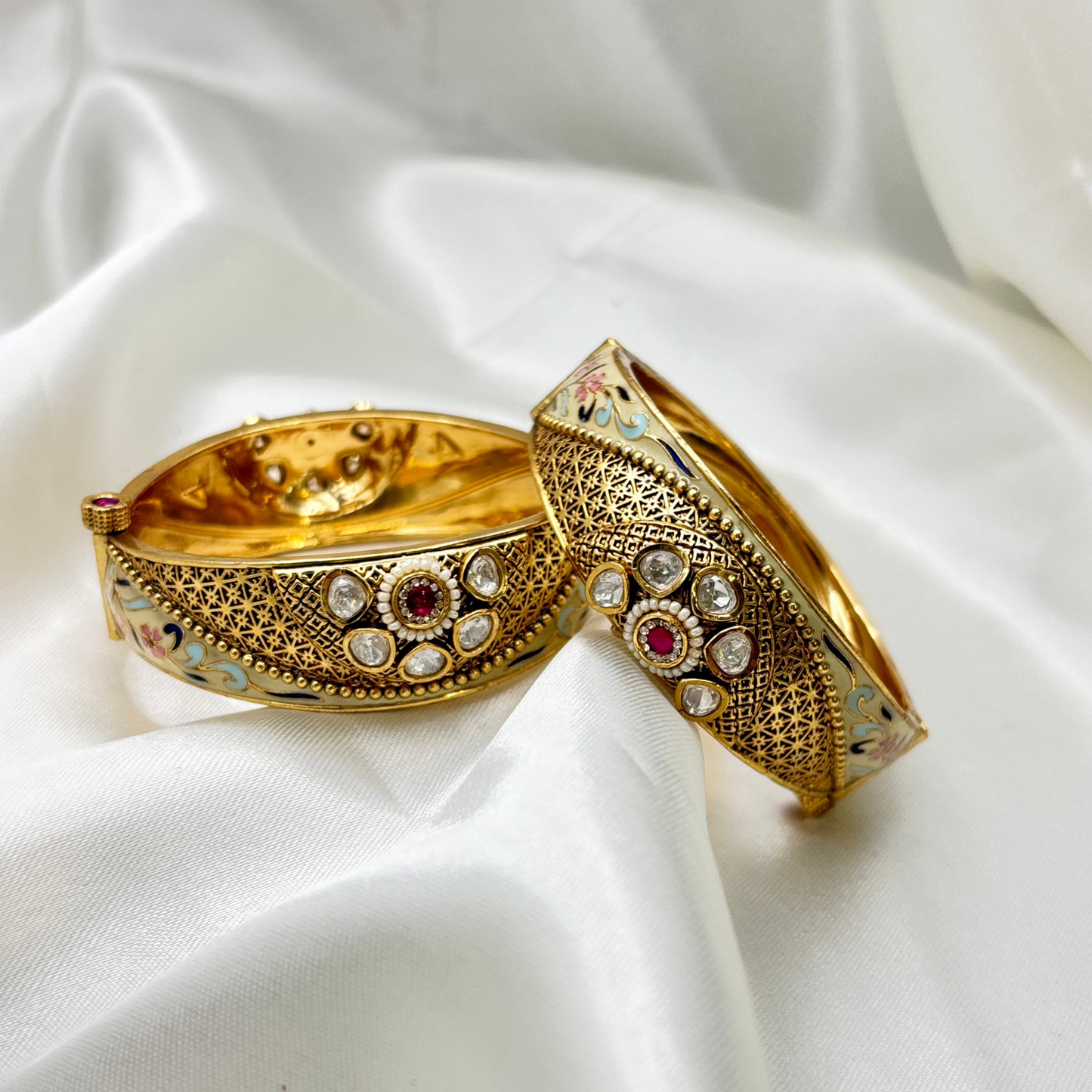 Rajwadi Kundan Meshwork Floral Bangle