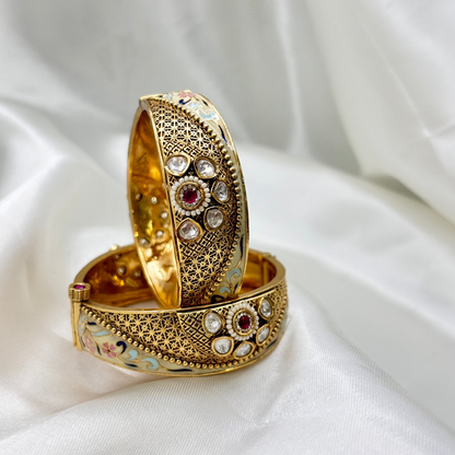 Rajwadi Kundan Meshwork Floral Bangle