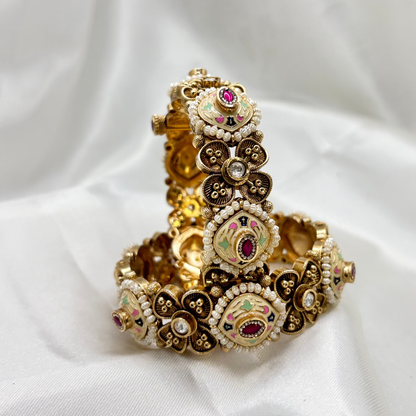 Ornate Floral Rajwadi Kundan Bangles